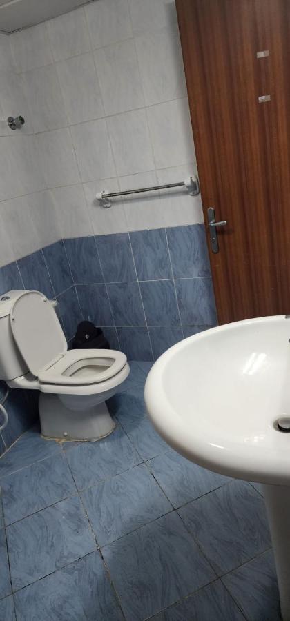 Sharing Motel Rooms Abou Dabi Extérieur photo