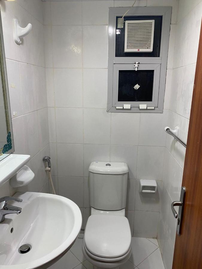 Sharing Motel Rooms Abou Dabi Extérieur photo
