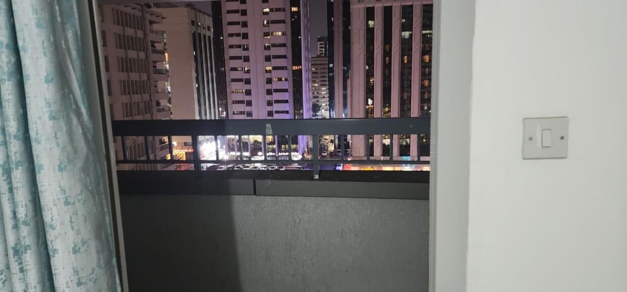 Sharing Motel Rooms Abou Dabi Extérieur photo