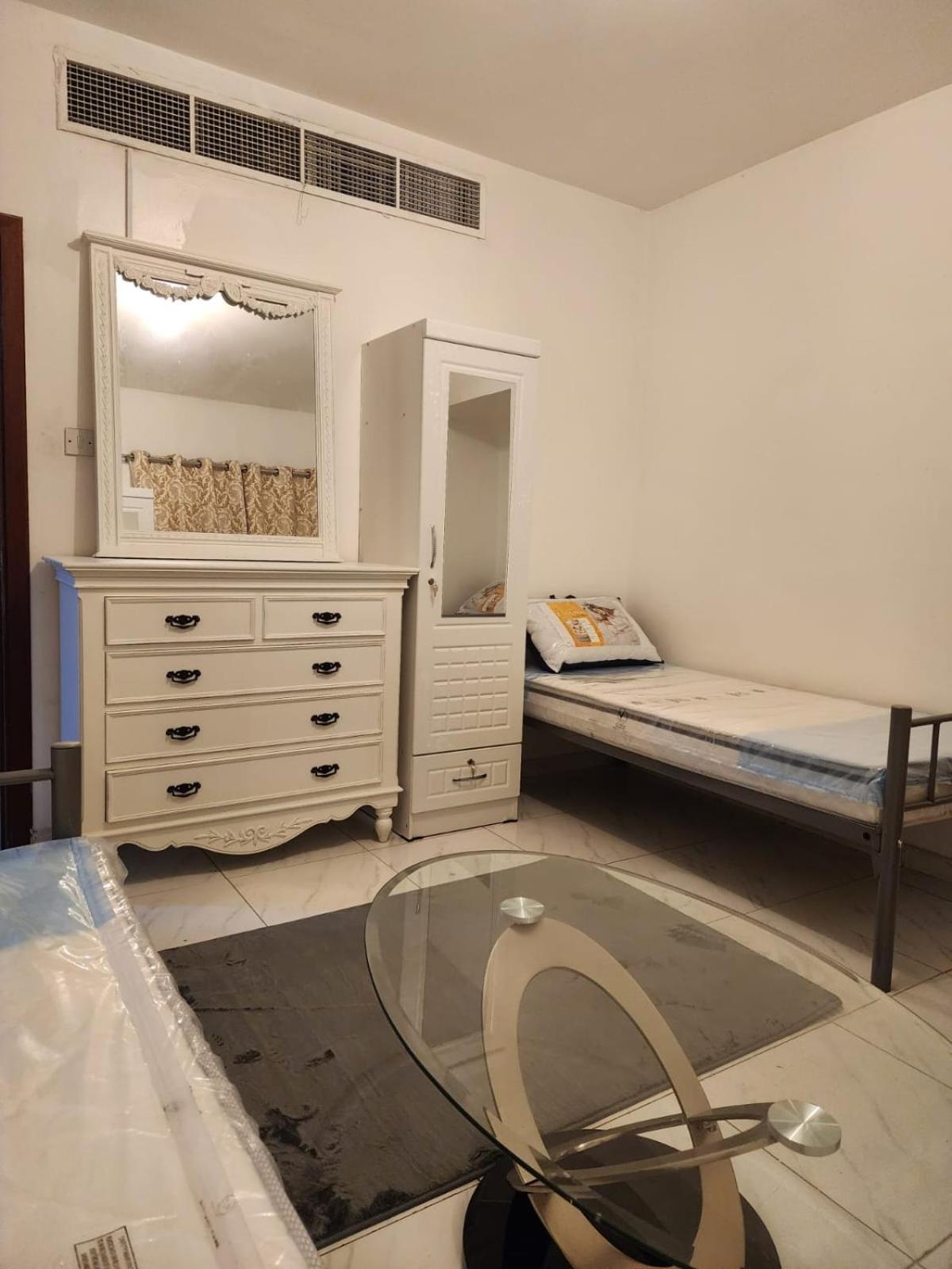 Sharing Motel Rooms Abou Dabi Extérieur photo