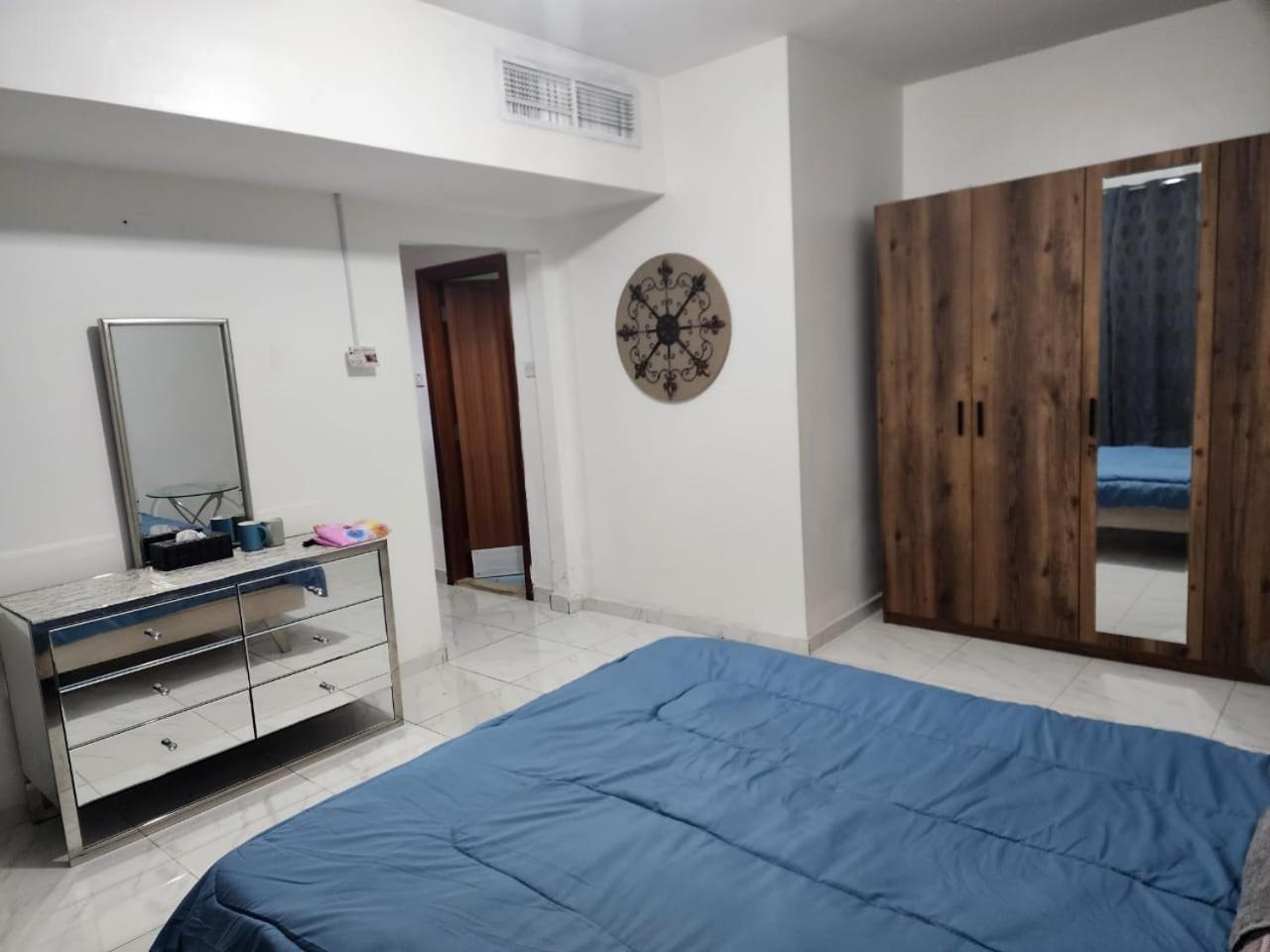 Sharing Motel Rooms Abou Dabi Extérieur photo